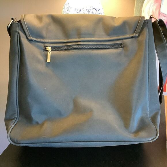 Kate Spade Messenger Laptop Bag🗽🏁🌹 - Picture 2 of 11